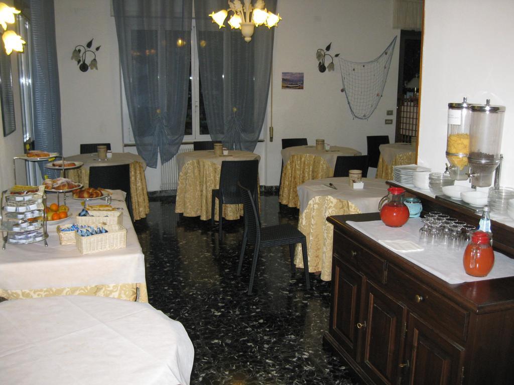 Hotel Acqua Marina Albissola Marina Exterior photo