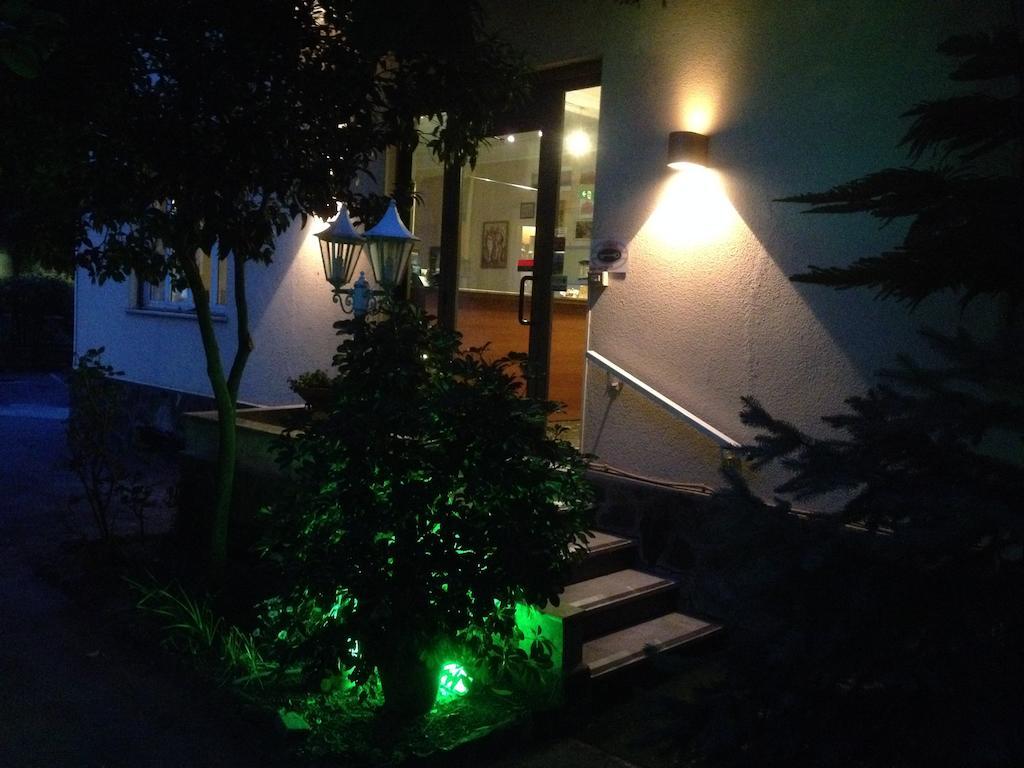 Hotel Acqua Marina Albissola Marina Exterior photo